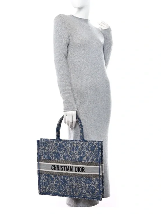 💯 Dior Brocart Motif Book Tote Bag - Picture 2 of 16